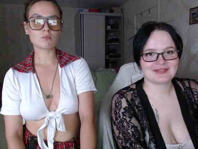 Lizzi-Peach webcam