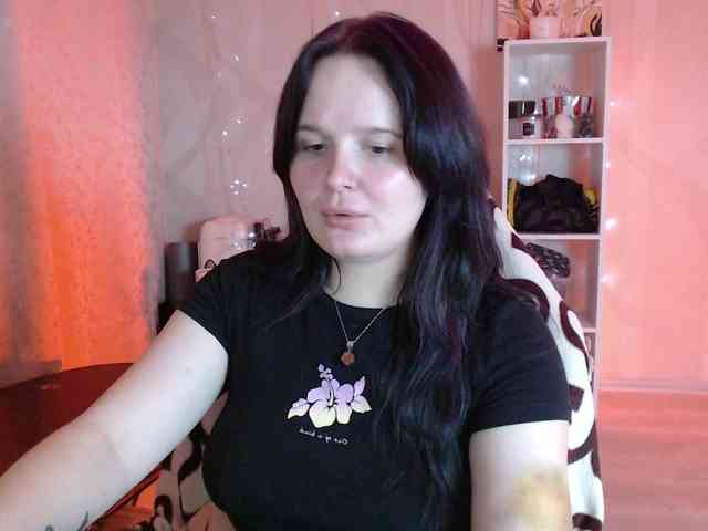 Lizzi-Peach webcam