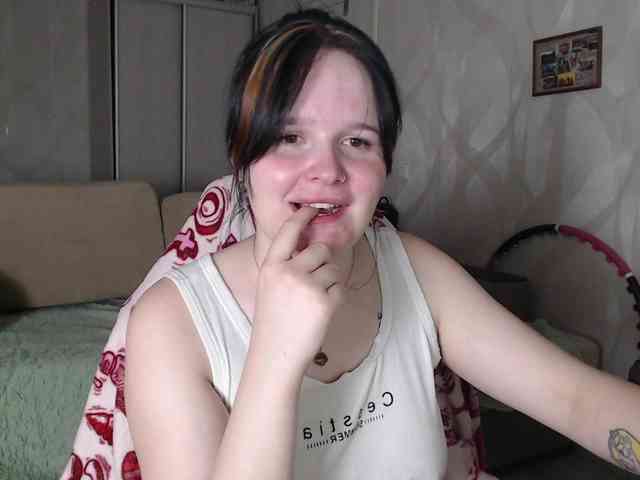 Lizzi-Peach webcam