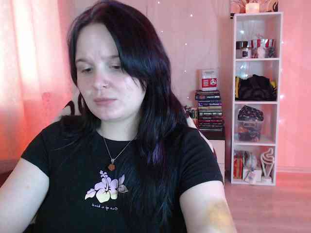 Lizzi-Peach webcam