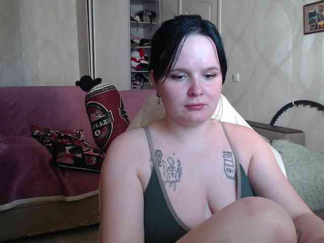 Lizzi-Peach webcam