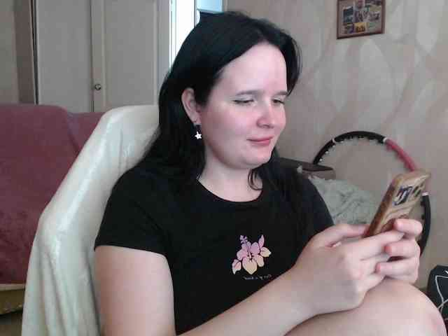 Lizzi-Peach Live Webcam on BongaCams