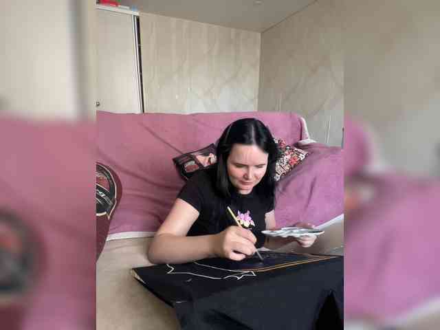 Lizzi-Peach Live Webcam on BongaCams