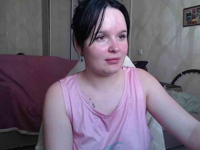 Lizzi-Peach Live Webcam on BongaCams