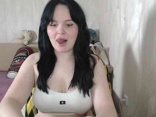Lizzi-Peach webcam