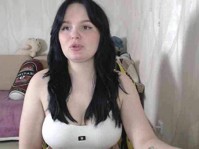 Lizzi-Peach webcam