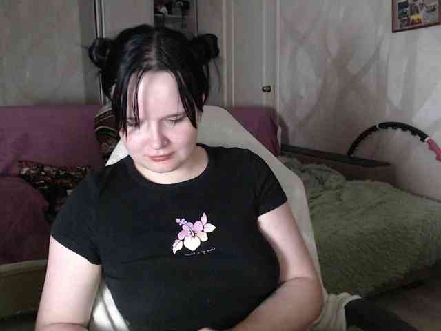Lizzi-Peach webcam