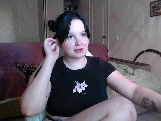 Lizzi-Peach webcam