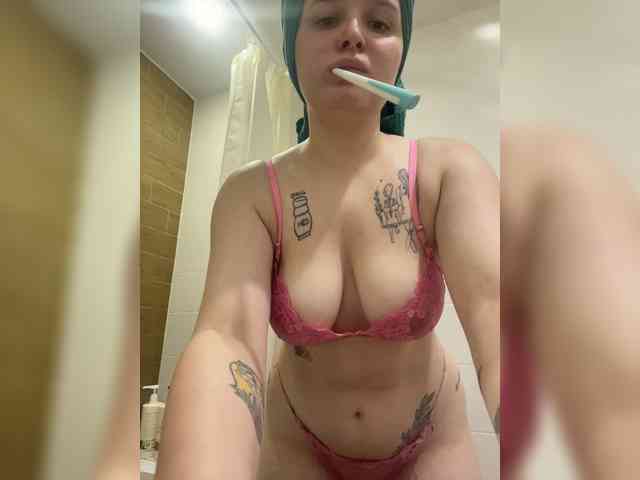 Lizzi-Peach webcam