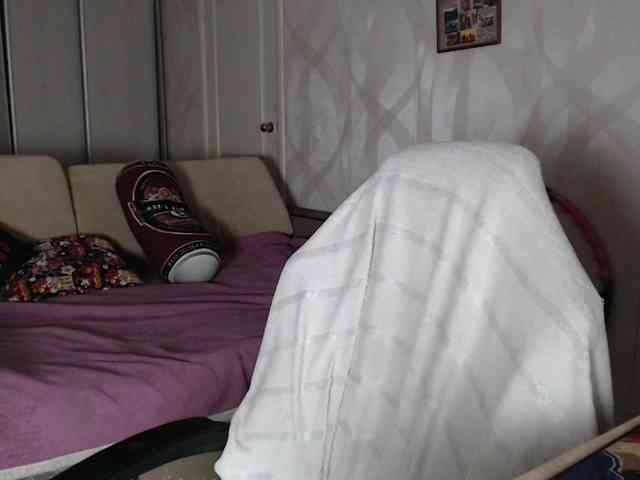 Lizzi-Peach webcam