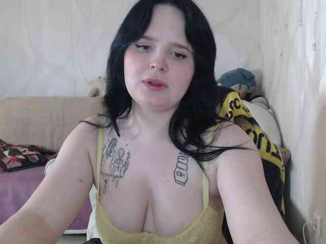 Lizzi-Peach webcam