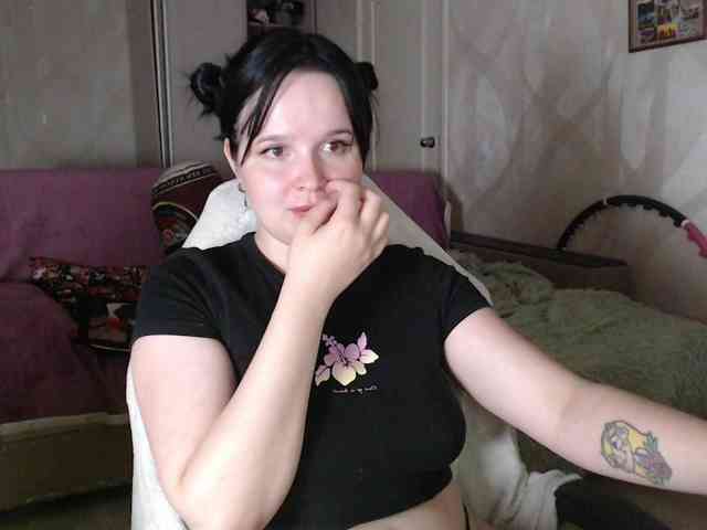 Lizzi-Peach webcam