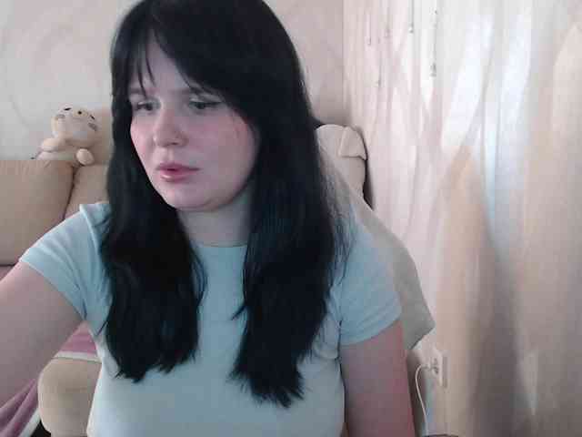 Lizzi-Peach webcam