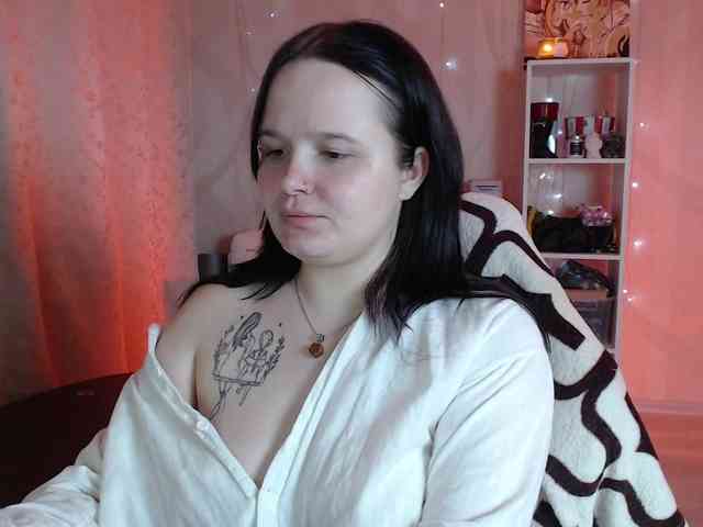Lizzi-Peach webcam