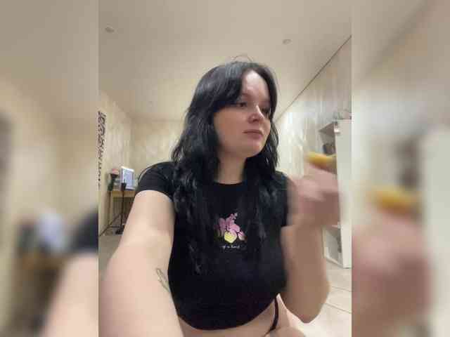 Lizzi-Peach webcam