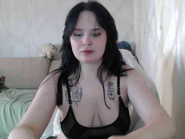Lizzi-Peach webcam