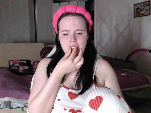 Lizzi-Peach webcam