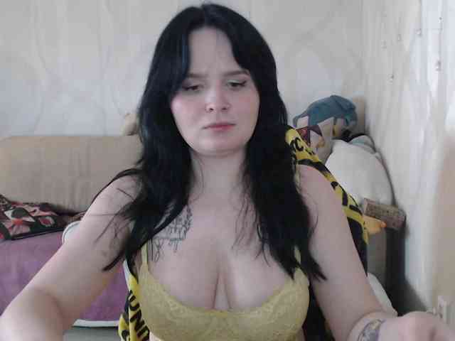 Lizzi-Peach webcam
