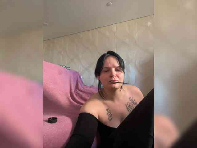 Lizzi-Peach webcam