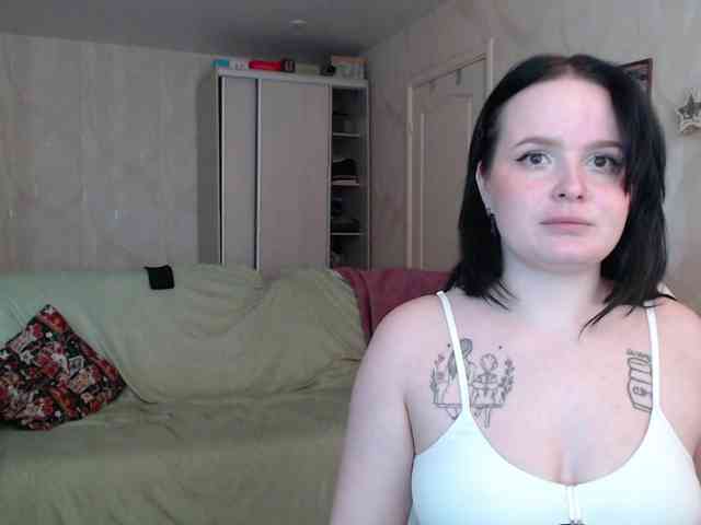 Lizzi-Peach webcam
