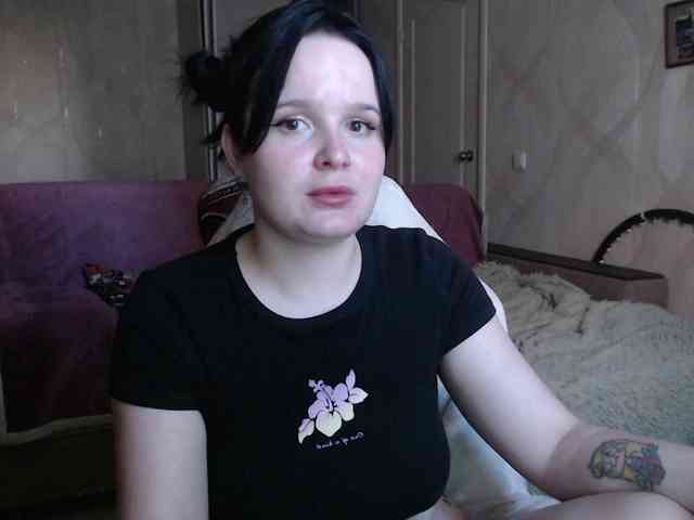 Lizzi-Peach webcam