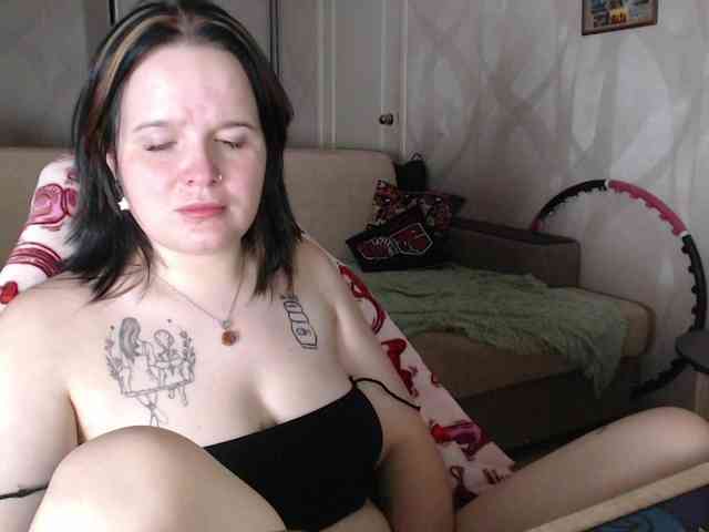 Lizzi-Peach webcam