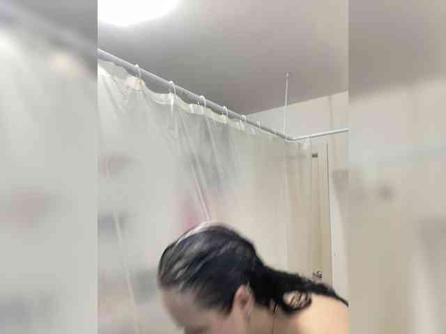 Lizzi-Peach webcam