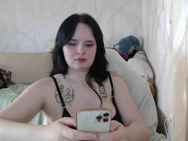 Lizzi-Peach webcam