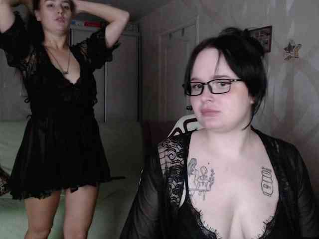 Lizzi-Peach Sex Cam Show