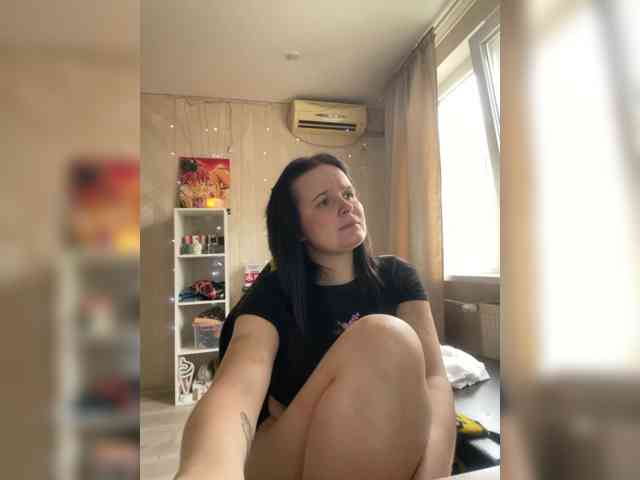 Lizzi-Peach webcam
