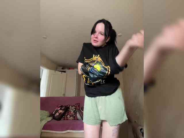 Lizzi-Peach webcam