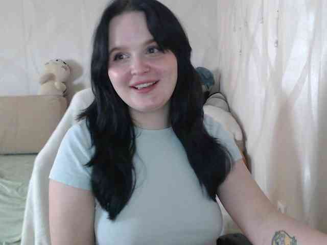 Lizzi-Peach webcam