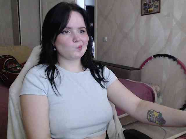 Lizzi-Peach webcam