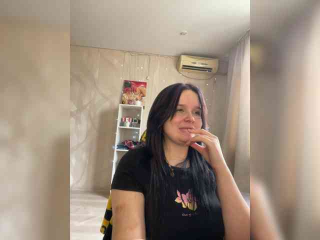 Lizzi-Peach webcam