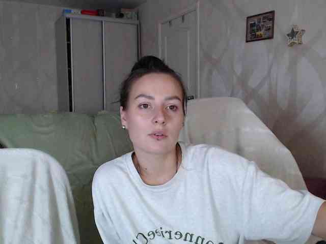 Lizzi-Peach webcam