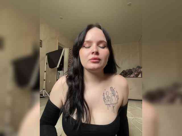 Lizzi-Peach webcam
