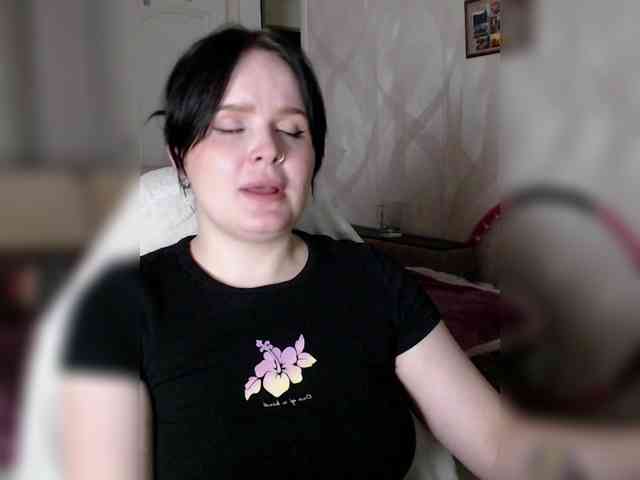 Lizzi-Peach webcam
