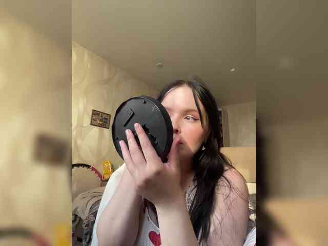 Lizzi-Peach webcam