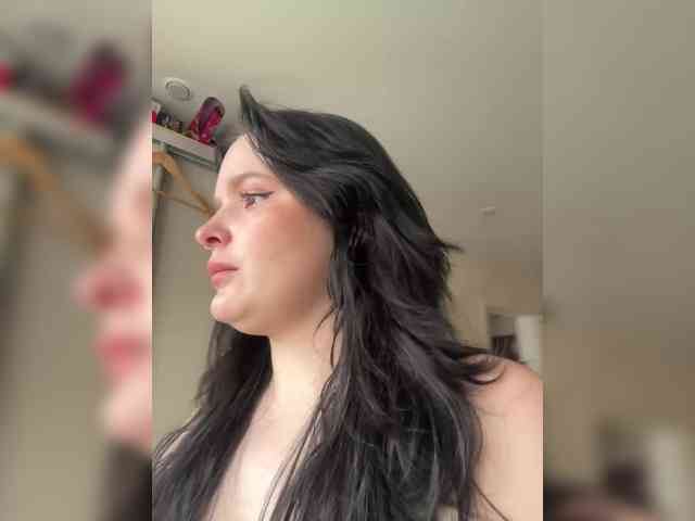 Lizzi-Peach webcam