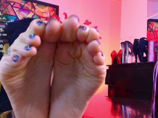 elinne-hendrix live cam on BongaCams
