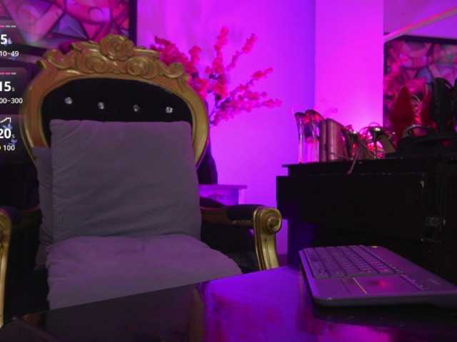 elinne-hendrix live cam on BongaCams