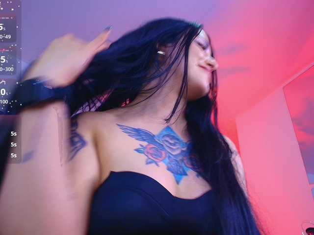 elinne-hendrix live cam on BongaCams