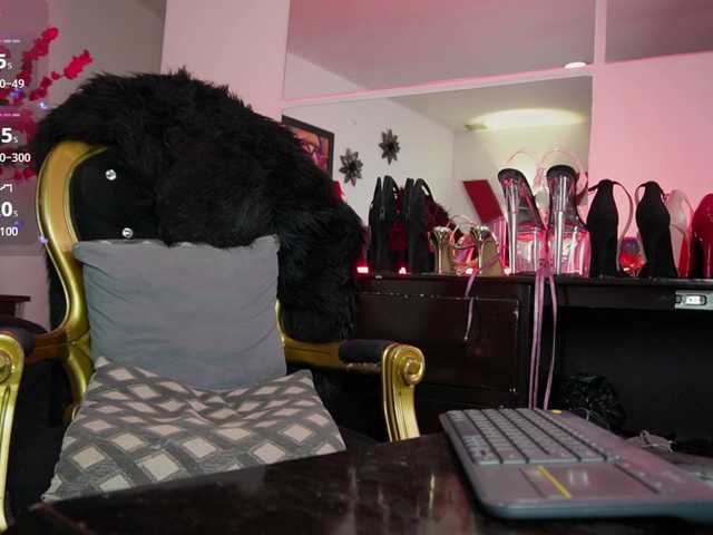 elinne-hendrix live cam on BongaCams