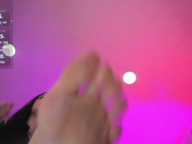 elinne-hendrix live cam on BongaCams