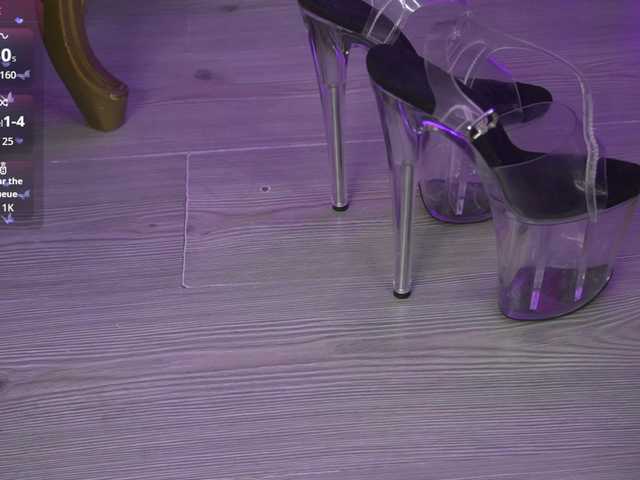 elinne-hendrix live cam on BongaCams