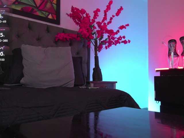 elinne-hendrix live cam on BongaCams