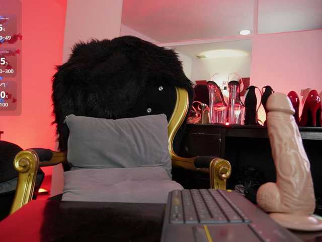 elinne-hendrix live cam on BongaCams