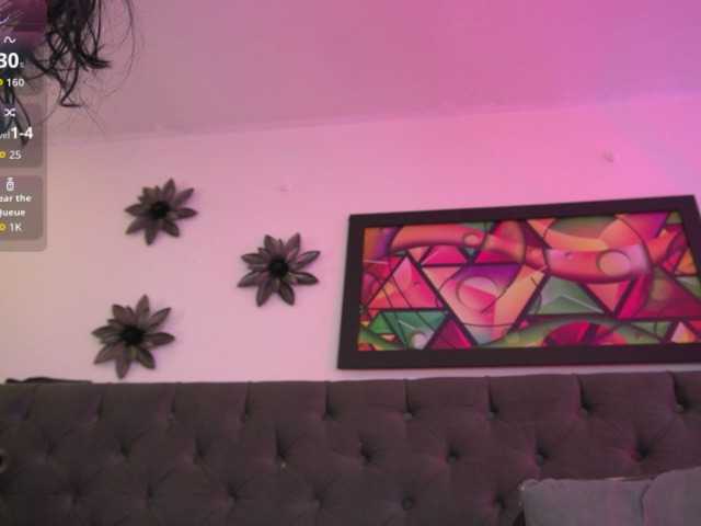 elinne-hendrix live cam on BongaCams