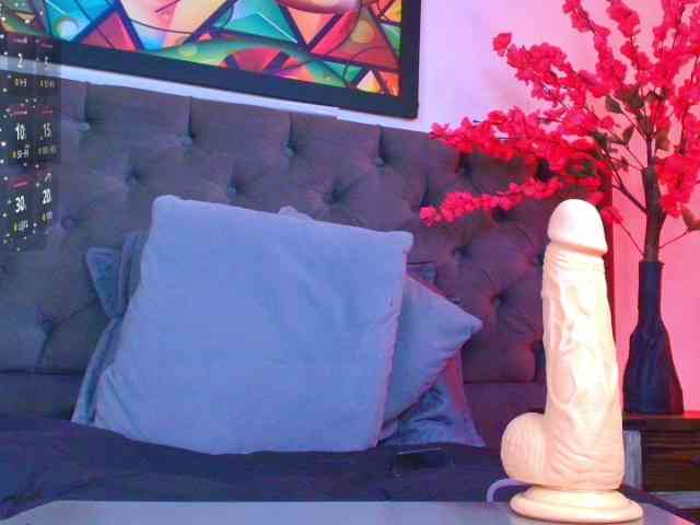 elinne-hendrix webcam