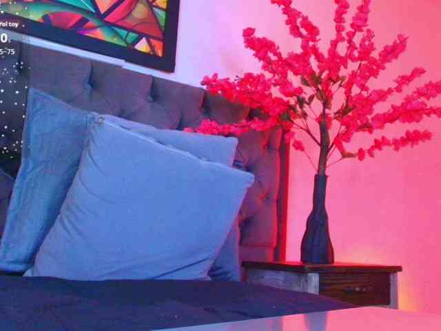 elinne-hendrix webcam